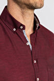 Erkek Regular Fit Klasik Kesim Pamuklu Oxford Doku Tek Cepli Bordo Düğmeli Yaka Gömlek