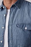 Slim Fit Dar Kesim Tek Cep Kapaklı Pamuklu Mavi Denim Gömlek