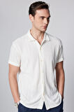 Erkek Slim Fit Dar Kesim Kısa Kollu Nefes Alan  Örme Doku Armür Desenli Beyaz Gömlek