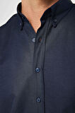 Erkek Slim Fit Dar Kesim Uzun Kollu Pamuklu Oxford Doku Kolay Ütü Lacivert Düğmeli Yaka Gömlek