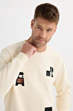 Erkek Relax Fit Rahat Kesim Pamuklu Lastikli Kol Bisiklet Yaka Baskılı Ekru Sweatshirt