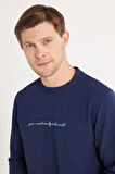 Erkek Standart Fit Pamuklu Bisiklet Yaka Şardonlu Baskılı İndigo Sweatshirt