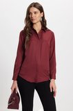 Kadın Slim Fit Dar Kesim Vucüda Oturan Uzun Kollu Gizli Düğme Detaylı Bordo Basic Gömlek