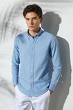 Erkek Slim Fit Dar Kesim %100 Pamuk Düğmeli Yaka Flam Keten Mavi Gömlek