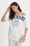 Kadın Oversize Geniş Kesim %100 Pamuk Kayık Yaka Kısa Kollu Baskılı Beyaz Tişört