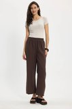 Kadın Slim Fit Dar Kesim Pamuklu Yumuşak Dokulu Kısa Kollu Kayık Yaka Bej Tişört