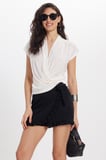 Kadın Slim Fit Dar Kesim %100 Pamuk Degaje Yaka Kısa Kollu Ekru Bluz