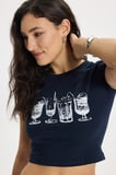 Kadın Slim Fit Dar Kesim %100 Pamuk Bisiklet Yaka Kısa Kollu Baskılı Lacivert Crop Tişört