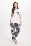 Kadın Regular Fit Klasik Kesim Pamuklu Bisiklet Yaka Kısa Kollu Baskılı Beyaz Pijama Takımı