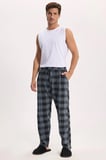 Erkek Standart Fit Normal Kesim Pamuklu Kareli Beli Bağcıklı Cepli Gri Pijama Altı