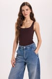 Kadın Slim Fit Dar Kesim Askılı Kare Yaka Sırtı Açık Sandy Kumaş Çıtçıtlı Kahverengi Body