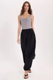 Kadın Slim Fit Dar Kesim Askılı Kare Yaka Sırtı Açık Sandy Kumaş Çıtçıtlı Gri Body