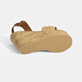 Kadın Kahve Toka Aksesuarlı Deri Detaylı Slingback Dolgu Topuklu Sandalet