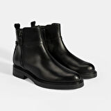 Kadın Siyah Metal Toka Detaylı Fermuarlı Deri Bot