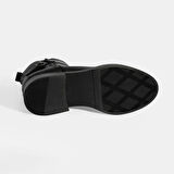 Kadın Siyah Metal Toka Detaylı Fermuarlı Deri Bot