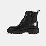 Kadın Siyah Bağcıklı Deri Postal Bot