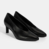 Kadın Siyah Klasik Topuklu Deri Ayakkabı
