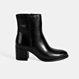 Kadın Siyah Kalın Topuklu Deri Bot