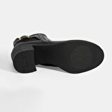 Kadın Siyah Metal Toka Detaylı Topuklu Deri Bot