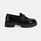 Kadın Siyah Metal Aksesuarlı Rugan Loafer