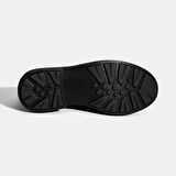 Kadın Siyah Toka Aksesuarlı Kalın Tabanlı Deri Loafer