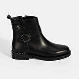 Kadın Siyah Metal Toka Detaylı Deri Bot