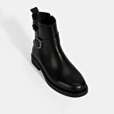 Kadın Siyah Metal Toka Detaylı Deri Bot