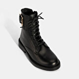 Kadın Siyah Bağcıklı Deri Postal Bot