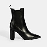 Kadın Siyah Lastikli Topuklu Deri Bot