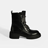 Kadın Siyah Metal Toka Detaylı Deri Postal Bot