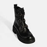 Kadın Siyah Metal Toka Detaylı Deri Postal Bot