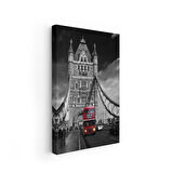 Tower Bridge ve Kırmızı Otobüs Siyah Beyaz Kanvas Tablo