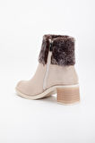 Kadın Topuklu Bot Bej Süet Kürklü Fermuarlı Oval Burun