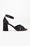 Büyük Numara Kadın Topuklu Sandalet Çapraz Parlak Siyah Bantlı Baretli