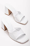 Büyük Beden Kadın Topuklu Terlik Beyaz Rugan İnce Bantlı