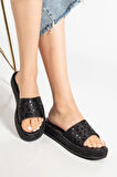Kadın Dolgu Topuklu Terlik Siyah Kalın Tek Bantlı Taşlı Tokalı Taban Sargılı
