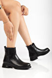 Kadın Bot Siyah Suni Deri Kauçuk Taban Yüzüdüz