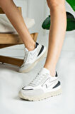 Beyaza Siyah Günlük Ortapedik İç Taban Kadın Sneaker