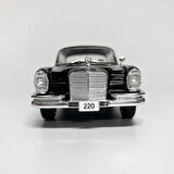 White Box 1/24 Mercedes Benz 220 W111