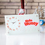 Çilek Desenli Kişiye Özel Cam Masa Saati – İsim Yazılı Masaüstü Dekor Saat