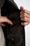 DeFacto Su İtici Şişme Mont Slim Fit Dar Kesim Kapüşonlu Fermuarlı Cepli D1185AX24WNKH153