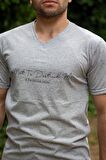 Gri El Yazısı İmza Baskı Kısa Kollu V Yaka Erkek T-shirt 23ETSHVYAZ
