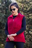 Kadın Bordo Kırmızı Dik Yaka Kalın Peluş Fermuarlı Yelek 24KYLKK215