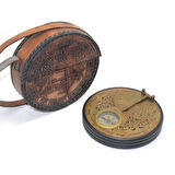 Deri Kılıflı Pirinç Pusula