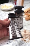 Deconox Paslanmaz Çelik Yassı Avuç İçi Mini Rende, 3 Yönlü Rendeleme Yassı Tasarım 15 * 7 * 3cm