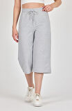 Yüksek Bel Cepli Rahat Kesim Mevsimlik Kadın Diz Altı Bermuda Gri Kapri Şort