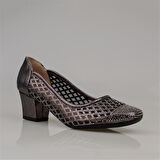 Trend Adımlar Platin Baklava Desenli Taşlı Kadın Klasik Ayakkabı