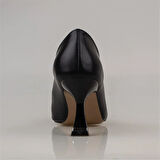 Trend Adımlar Siyah Çapraz Taş İşlemeli Kadın Klasik Ayakkabı