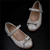 Trend Adımlar Gri Parlak Fiyonklu Kız Çocuk Babet