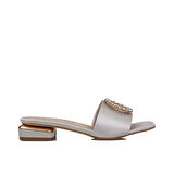 Trend Adımlar Gümüş Saten Kadın Taş İşlemeli Klasik Terlik